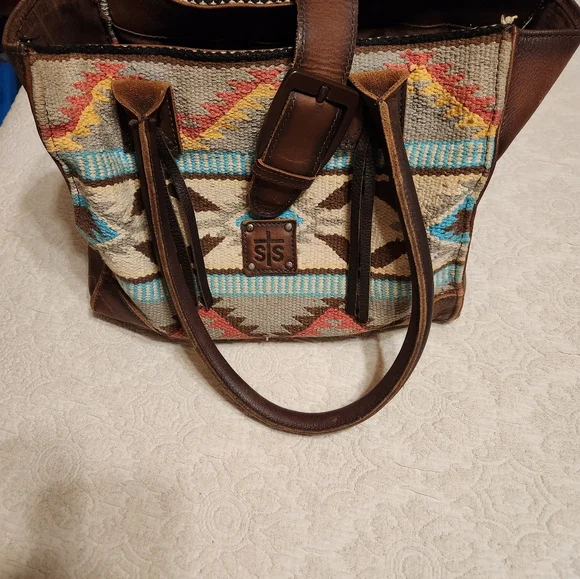 STS Ranchwear Brown Tote with Southwestern Pattern - Picture 1 of 5